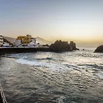 2br - Seaviews & Nature Pools Апартаменты *